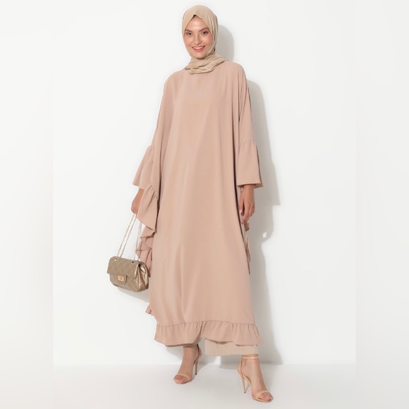 Modanisa Ruffle Trim Abaya - Picture 1 of 3